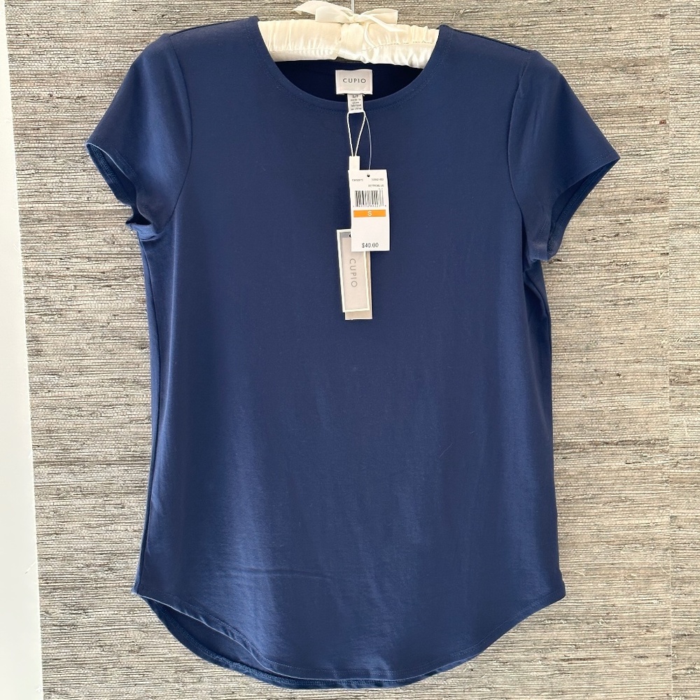 CUPIO NWT S/P capped sleeve top. BUY 1 - Get 2nd FREE 👍